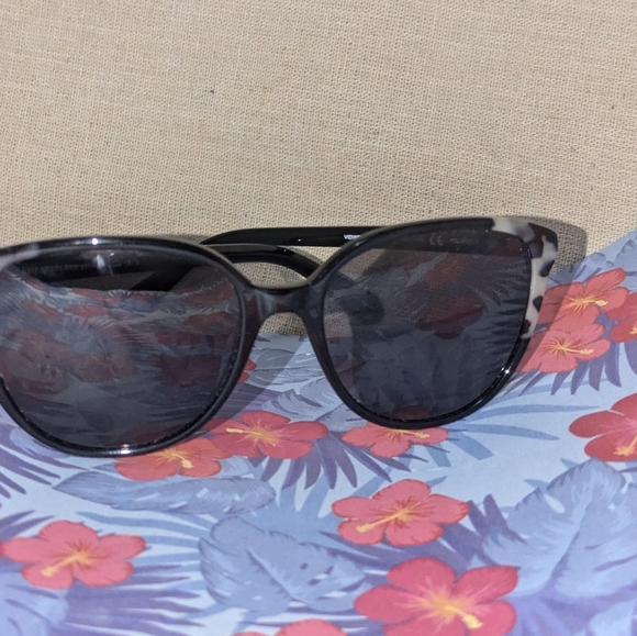 Katespade sunglasses - Picture 3 of 9